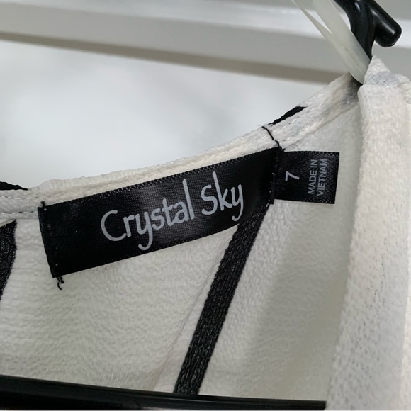 Crystal Sky White and Black Striped Jumpsuit/ Shorts/ Duster Romper--Size 7 - Picture 11 of 15